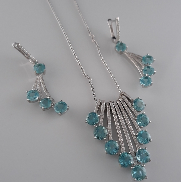 Gorgeous Round Cut Neon Blue Apatite Set - Picture 8 of 10